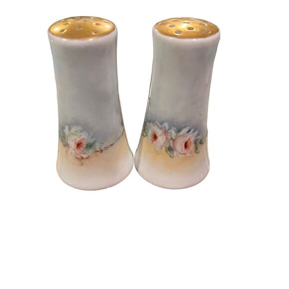 Vintage Mid Century made in Japan rose salt and pepper shakers with gold tops - Picture 7 of 10